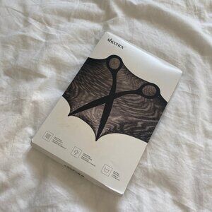 Unworn Sheertex Tights in Light Medium — Size M